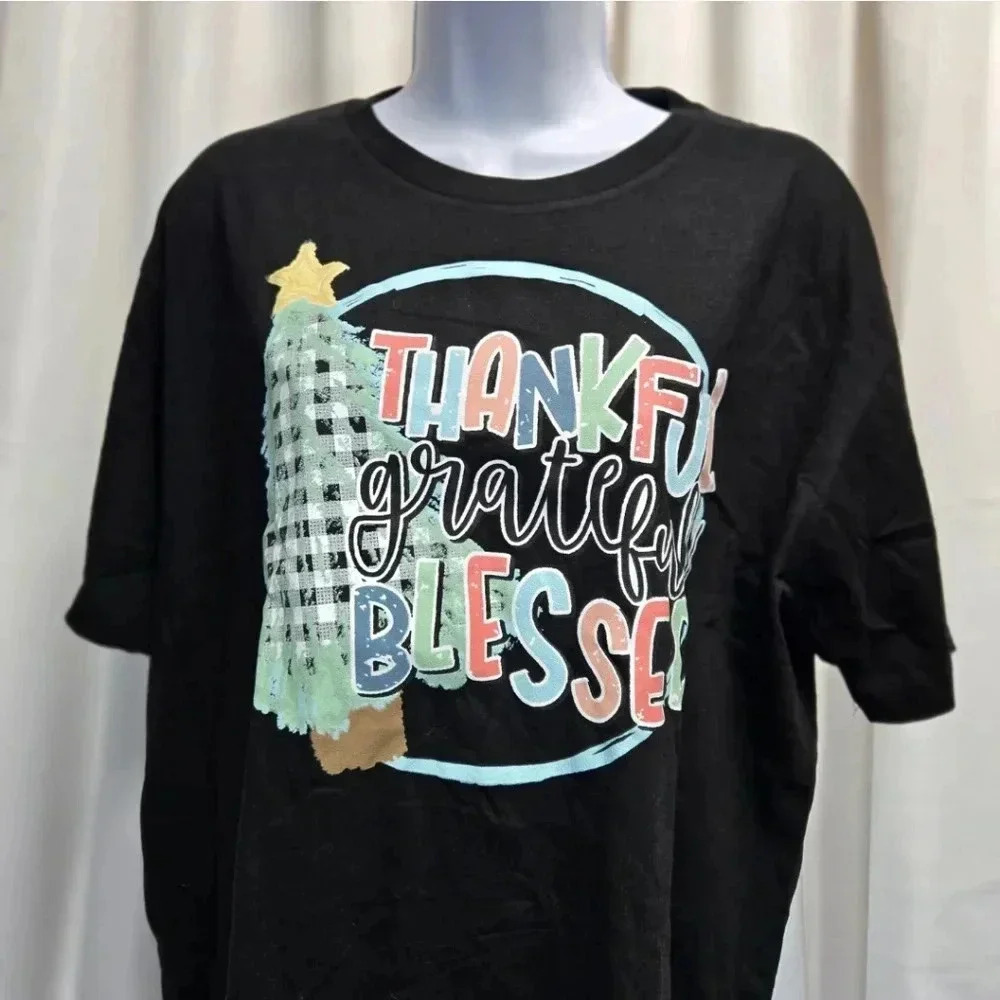 Love In Faith Women's Thankful Grateful Blessed Christmas Tee Black